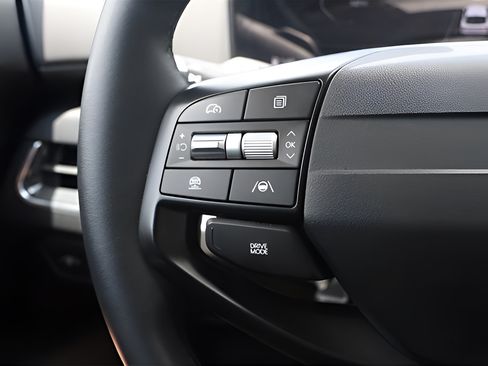 Certified 2025 Kia K4 EX FWD image 12