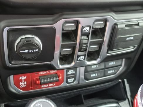 Used 2021 Jeep Wrangler Unlimited Rubicon AWD/4WD image 24