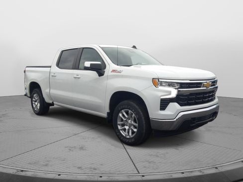 Used 2024 Chevrolet Silverado 1500 LT w/ Z71 Off-Road Package image 11
