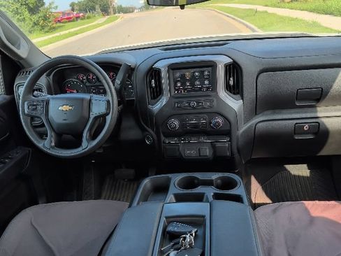 Used 2022 Chevrolet Silverado 1500 Custom AWD/4WD image 11
