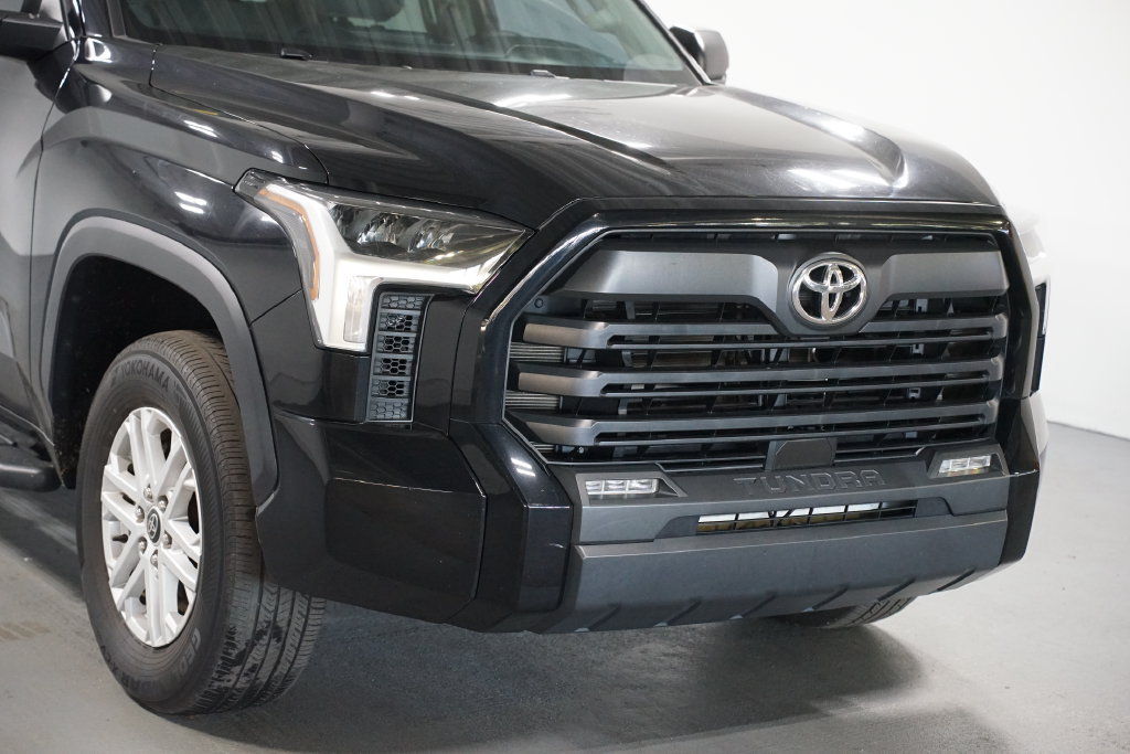 Used 2022 Toyota Tundra SR5 AWD/4WD image 4