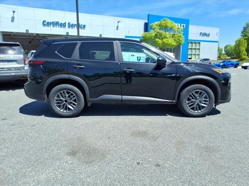 Used 2024 Nissan Rogue S image 26