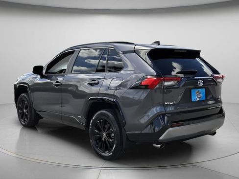 Used 2024 Toyota RAV4 SE AWD/4WD image 8