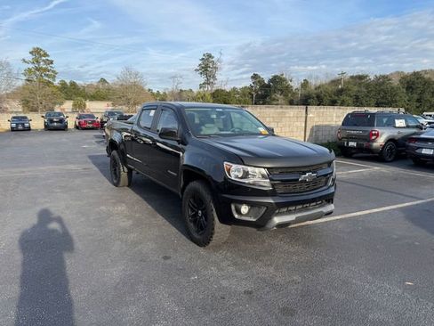 Used 2020 Chevrolet Colorado W/T w/ Custom Special Edition image 2