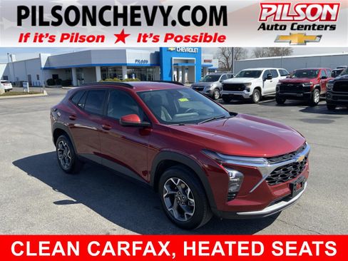Used 2025 Chevrolet Trax LT w/ LT Convenience Package FWD image 1