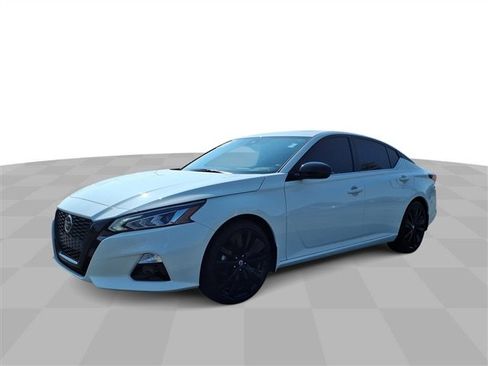 Used 2022 Nissan Altima 2.5 SR w/ Midnight Edition Package image 1