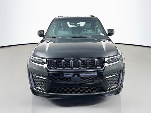 New 2026 Jeep Grand Cherokee Altitude AWD/4WD image 3