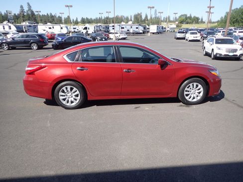 Used 2016 Nissan Altima 2.5 S w/ Power Driver Seat Package FWD image 6