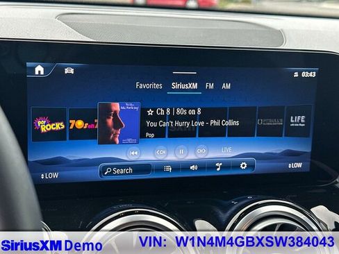 Used 2025 Mercedes-Benz GLB 250 image 36