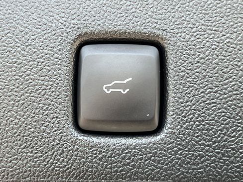 Used 2023 Ford Escape Platinum w/ Premium Technology Package AWD/4WD image 19