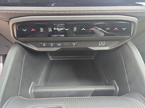 New 2026 Jeep Cherokee Limited image 25