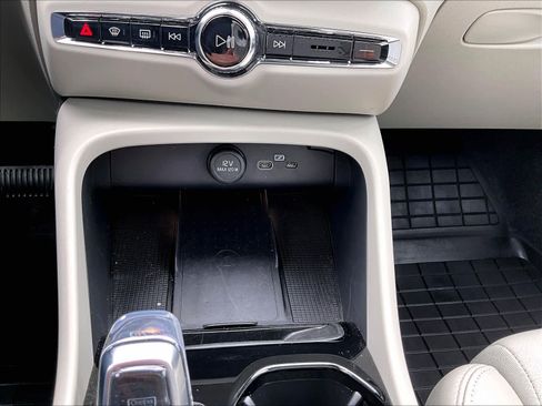 Used 2026 Volvo XC40 B5 Plus w/ Protection Package Premier image 36