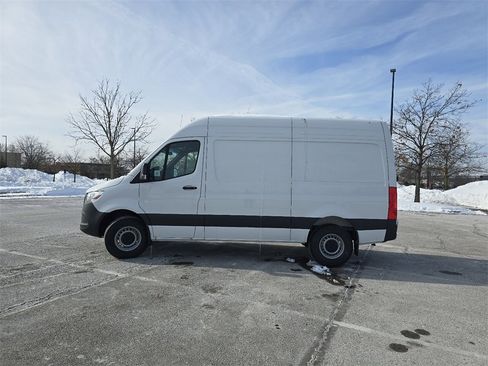Used 2025 Mercedes-Benz Sprinter 2500 image 10