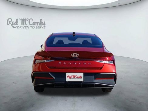 New 2026 Hyundai Elantra SE FWD image 4