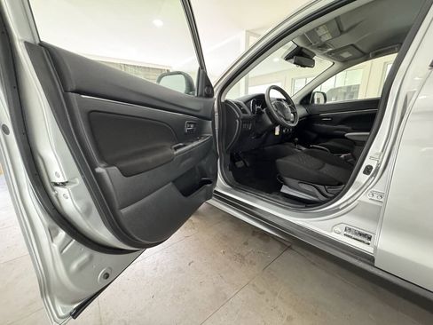 Used 2025 Mitsubishi Outlander Sport SE AWD/4WD image 17