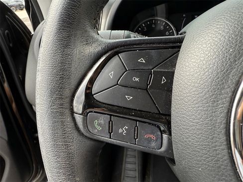 Used 2020 Jeep Renegade Altitude image 16