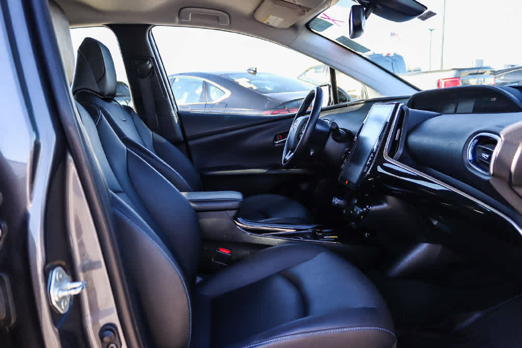 Used 2020 Toyota Prius Limited FWD image 15