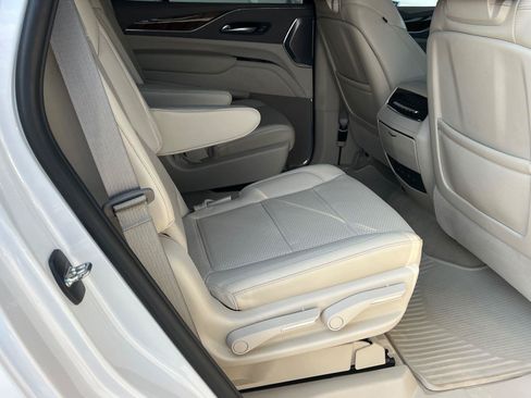 Used 2024 Cadillac Escalade Sport Platinum w/ Heavy-Duty Trailer Package AWD/4WD image 15