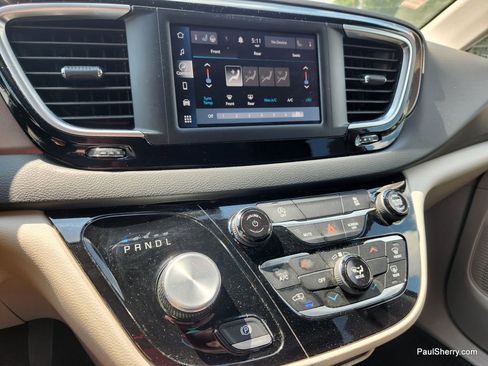 Used 2023 Chrysler Voyager LX image 51