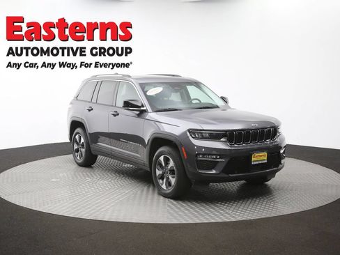 Used 2022 Jeep Grand Cherokee Limited 4xe w/ Luxury Tech Group II AWD/4WD image 54