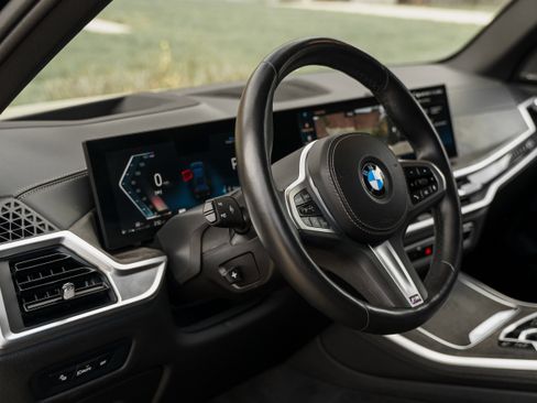 Used 2025 BMW X5 xDrive40i AWD/4WD image 9