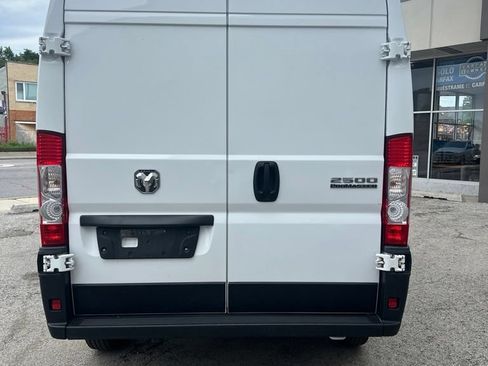Used 2025 RAM ProMaster 2500 w/ Convenience Group FWD image 3
