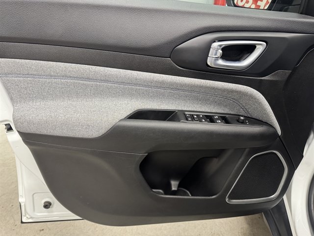 Used 2022 Jeep Compass Latitude w/ Convenience Group AWD/4WD image 18