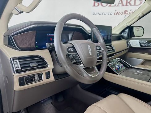New 2024 Lincoln Navigator L Reserve image 9