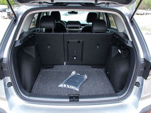 New 2026 Volkswagen Taos SE FWD image 28