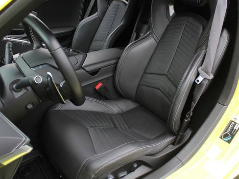 Used 2022 Chevrolet Corvette Stingray Preferred Cpe w/ Z51 Performance Package RWD image 28
