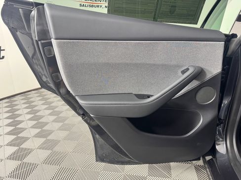 Used 2026 Tesla Model Y AWD image 18