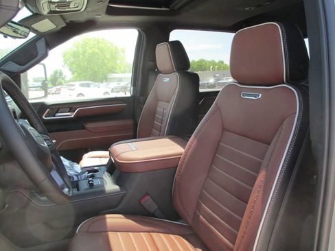 New 2026 GMC Sierra 2500 Denali Ultimate AWD/4WD image 13