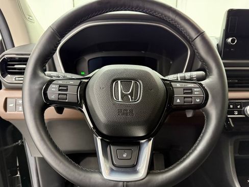 Used 2025 Honda Pilot Elite image 9
