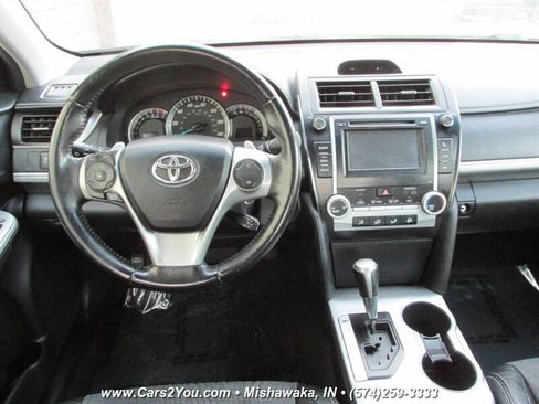 Used 2012 Toyota Camry SE image 16