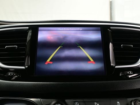 Used 2019 Chrysler Pacifica Touring-L Plus image 20