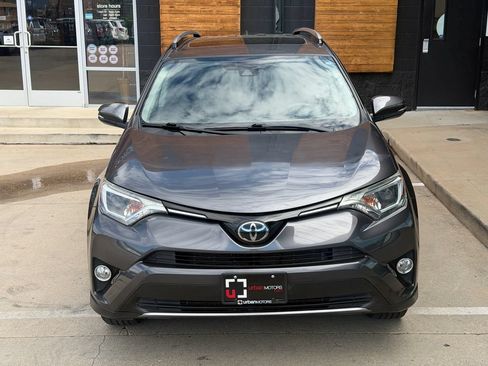 Used 2018 Toyota RAV4 XLE AWD/4WD image 8