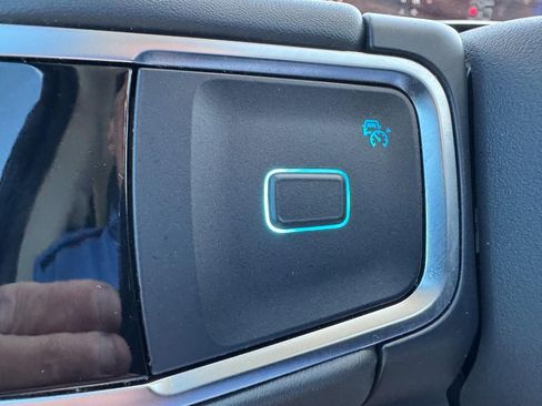 Used 2025 Ford Expedition Active AWD/4WD image 18