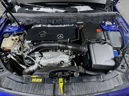 Certified 2021 Mercedes-Benz GLB 250 4MATIC image 31