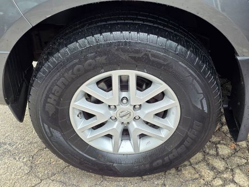 Used 2018 Nissan Frontier SV AWD/4WD image 12