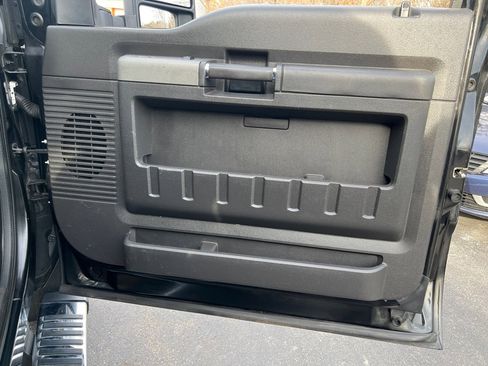 Used 2012 Ford F250 Lariat w/ Chrome Pkg image 11