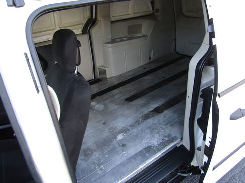 Used 2013 RAM C/V Tradesman FWD image 5
