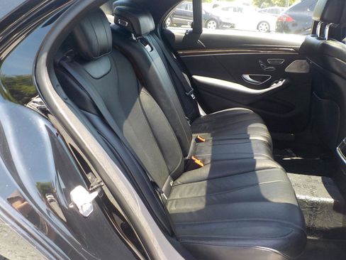 Used 2017 Mercedes-Benz S 550 4MATIC Sedan image 38