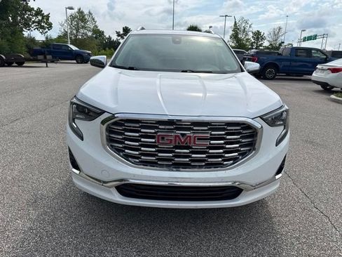 Used 2018 GMC Terrain Denali w/ Comfort Package AWD/4WD image 2