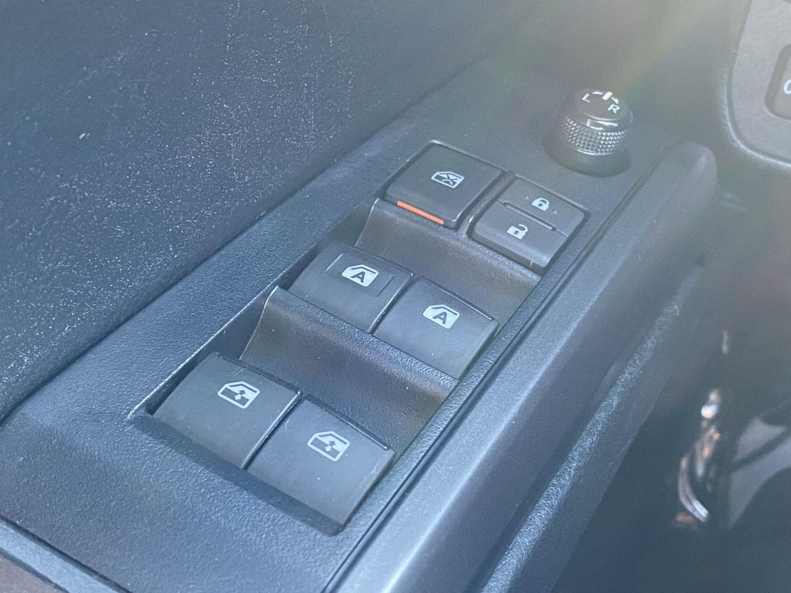 Used 2019 Toyota Tacoma SR5 AWD/4WD image 22
