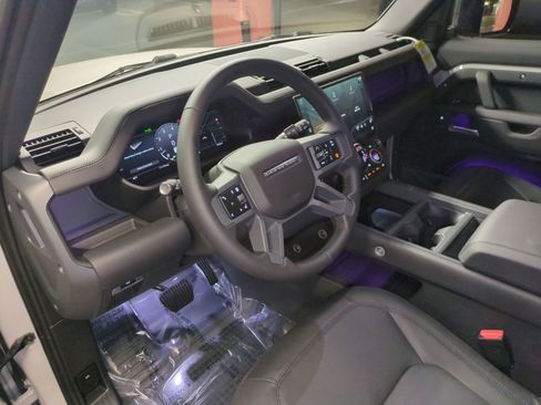 New 2026 Land Rover Defender 110 X-Dynamic SE image 16