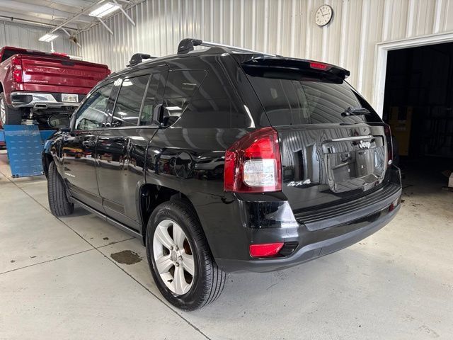 Used 2016 Jeep Compass Latitude w/ Sun/Sound Group AWD/4WD image 6