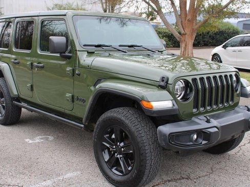 Used 2020 Jeep Wrangler Unlimited Sahara image 5