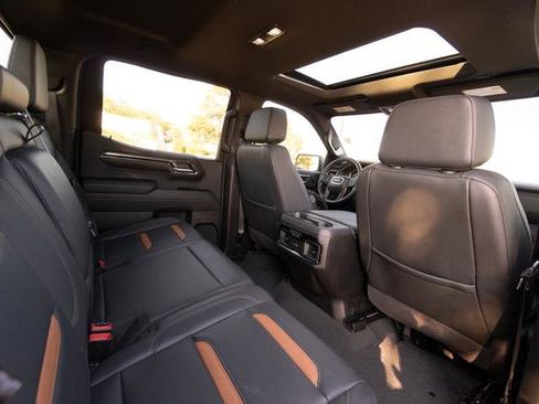 Used 2024 GMC Sierra 1500 AT4 w/ Technology Package image 31