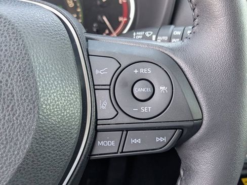 Used 2023 Toyota RAV4 XLE Premium image 27