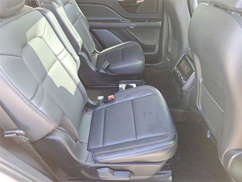 Used 2025 Lincoln Aviator AWD image 26